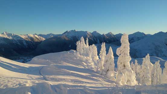 Looking back, Mt. Sefrit at center background 