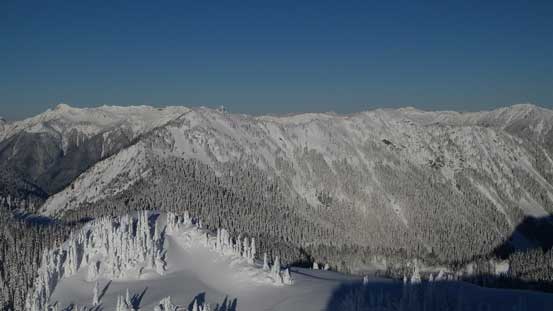 Barometer Mountain in the foreground 