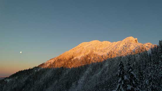 Alpenglow on the south face of Brunswick Mountain