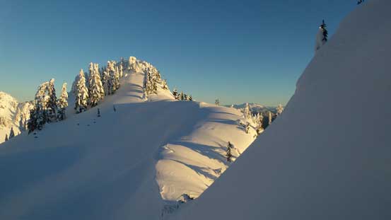 Traversing towards the highest point on Magnesia Peak