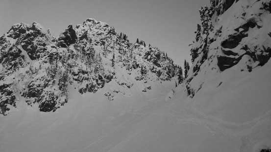 Back across the bowl now, time to plod up Magnesia/Brunswick col