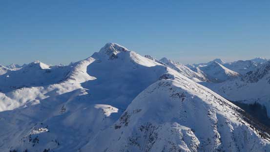 I don't think this peak has a name, but it's looking impressive