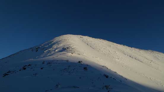 Cresting the col between Windfall Peak and Silent Hub NW3, looking ahead