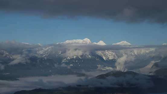 A look at some big peaks along Sunshine Coast - Panther, Tetrahedron and Rainy 