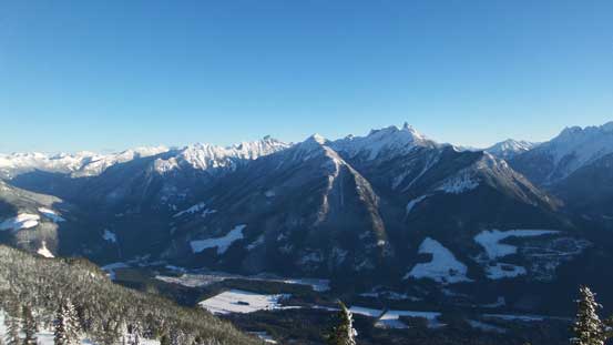 Chilliwack Valley and directly across is Pierce Lake area. 