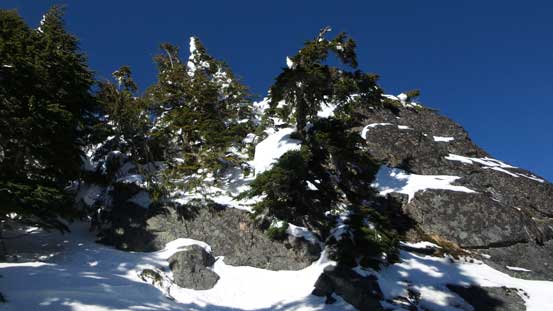 Route-finding up the typical North Shore bluffy country...