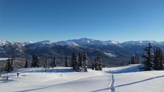 Looking back at Rainbow Mountain as well as my tracks. 