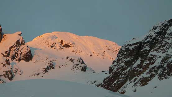 A zoomed-in view of the summit block. 