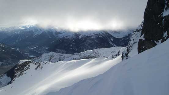 Looking sideways across towards south. Note the clouds layer. 