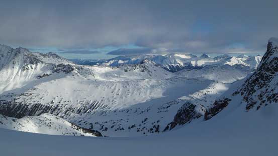Peaks in the eastern Cayoosh Range 