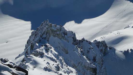 One of the pinnacles on the S. Ridge of Phalanx Mtn.
