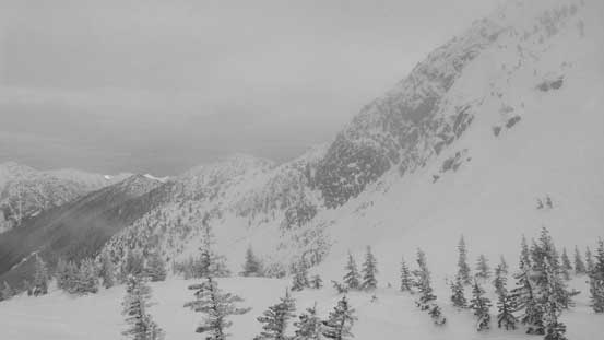 The ascent started out with little hope to have good views... 