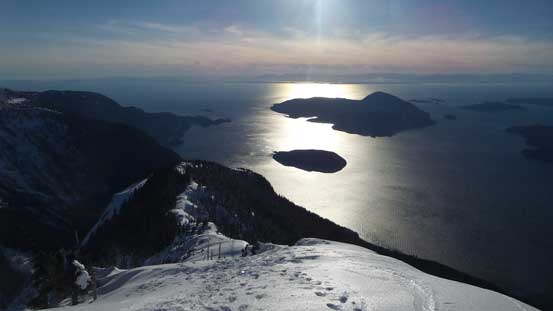 Time to head down the tourisy SW Ridge