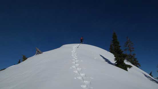 The last few steps to the summit of S. Needle 