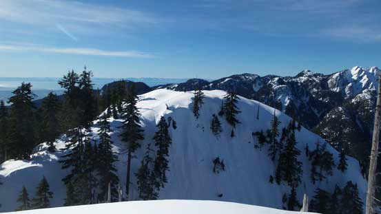 The false summit of Middle Needle 