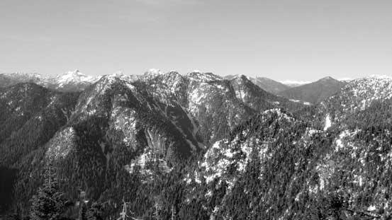 Echo/Perrault in foreground 