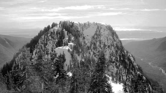 A wider shot of looking back at Middle Needle