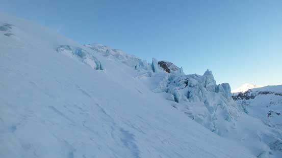 Another shot of the Matier Glacier icefalls 