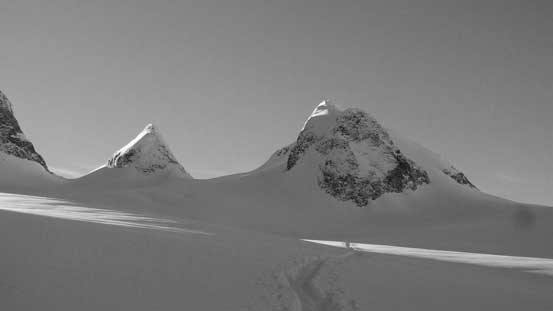 Looking ahead towards my objective - Mt. Hartzell and Mt. Spetch