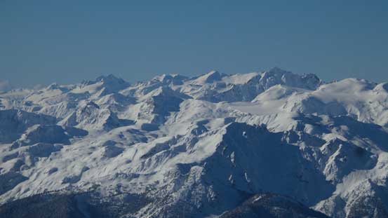 A whole bunch of peaks by Spearhead Traverse 