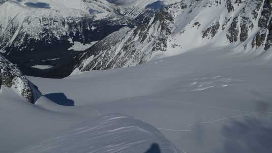 This shot shows the lower stretch of Matier Glacier which I just crossed