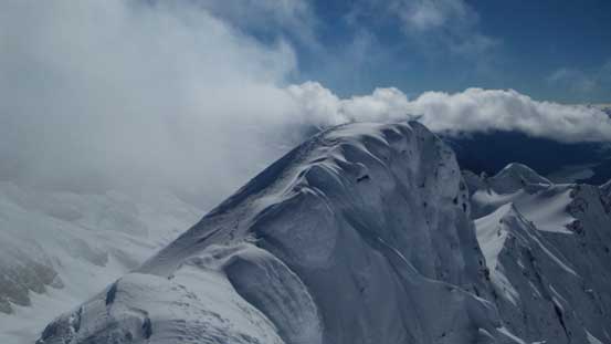 Time to go down. First of all I had to traverse over the false summit